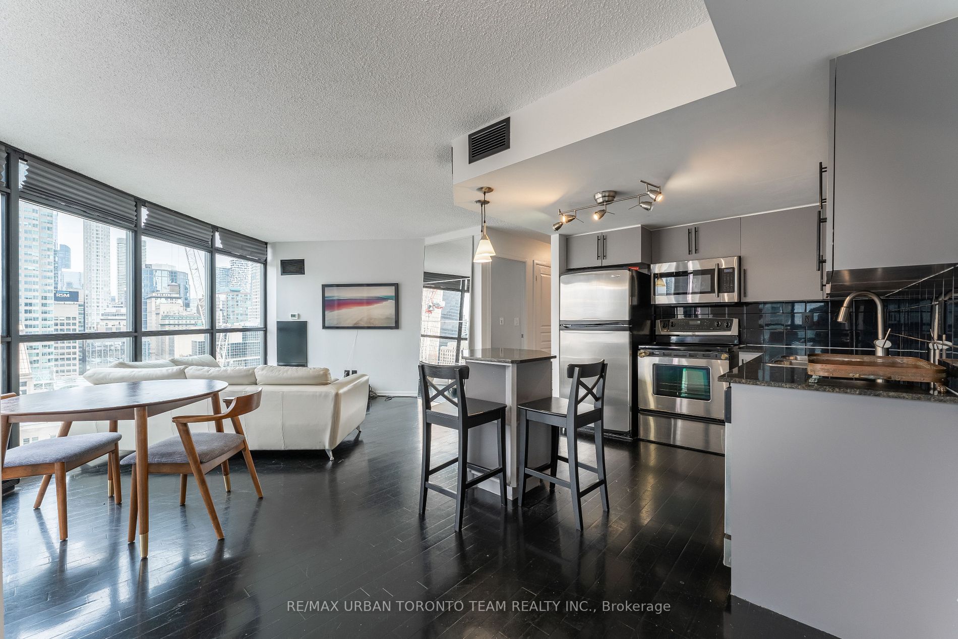 18 Yonge St, #2003
