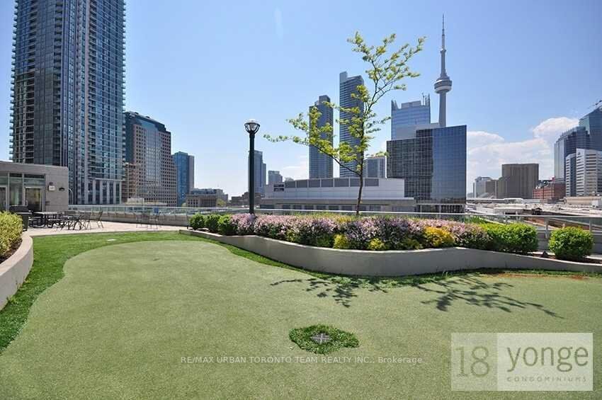 18 Yonge St, #2003