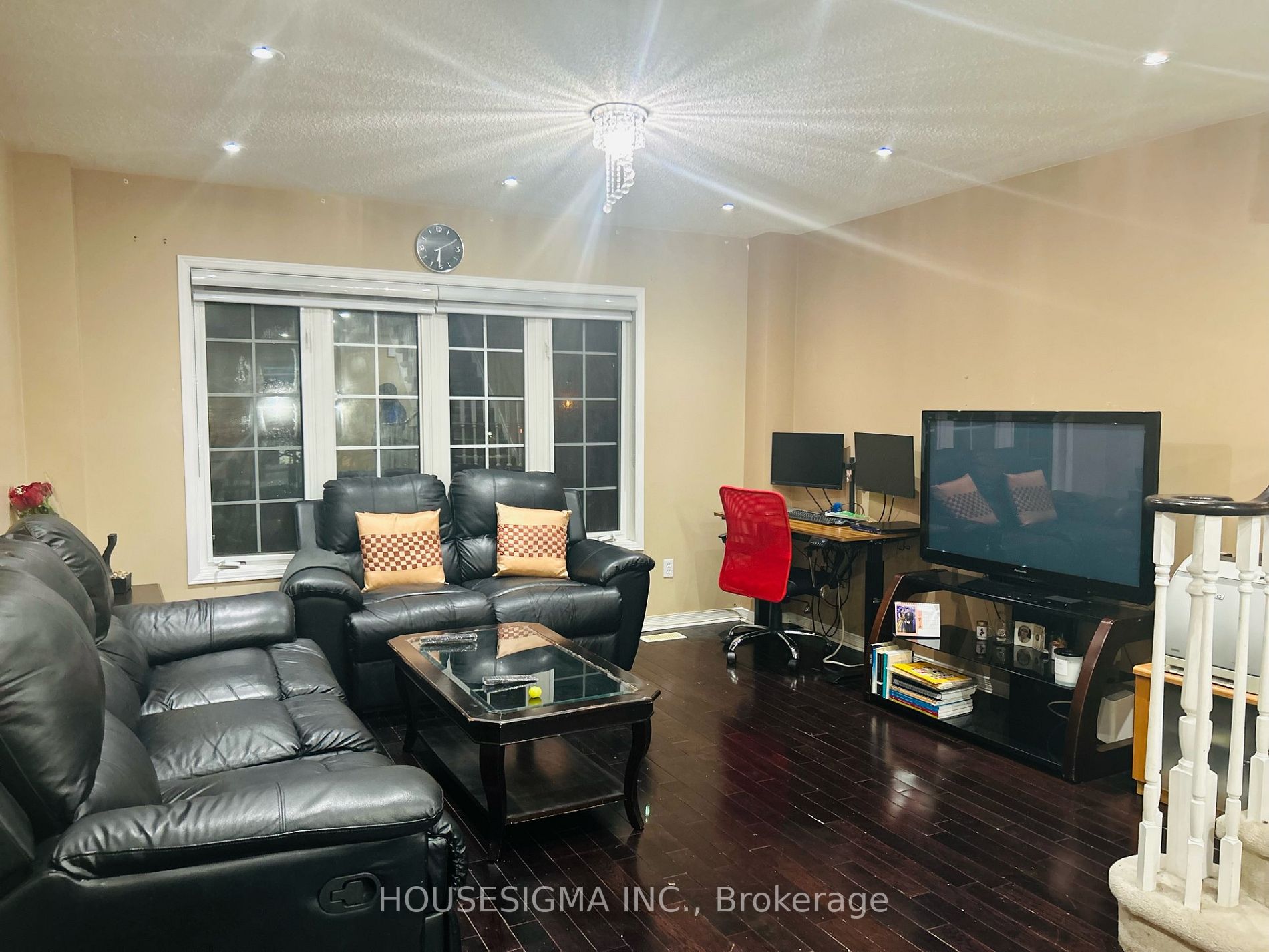 132 Bartley Dr