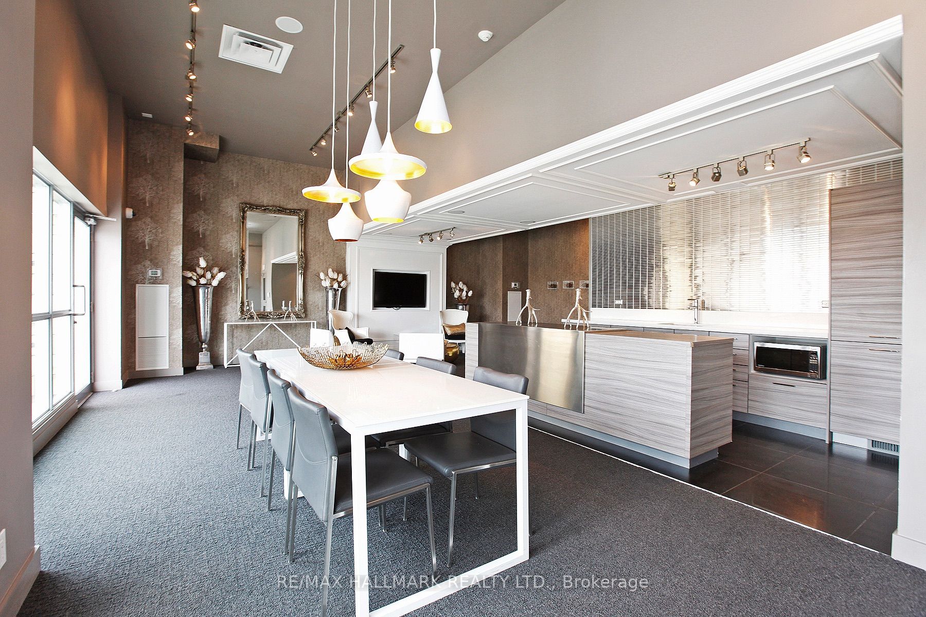 510 King St E, #523