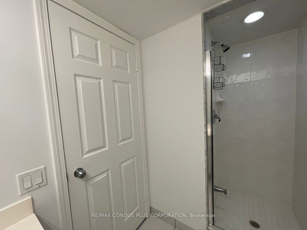 28 Harrison Garden Blvd, #1501