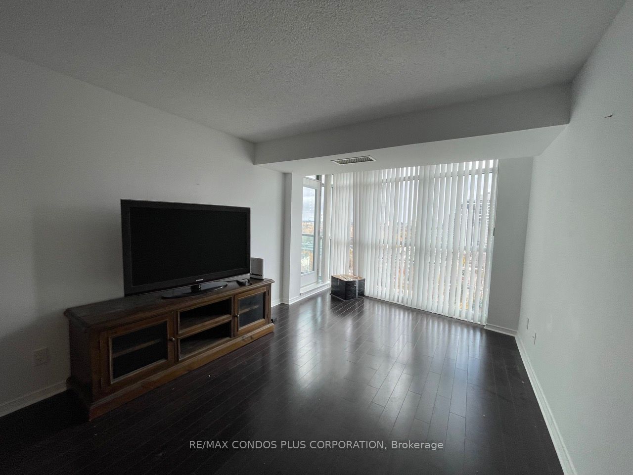 28 Harrison Garden Blvd, #1501