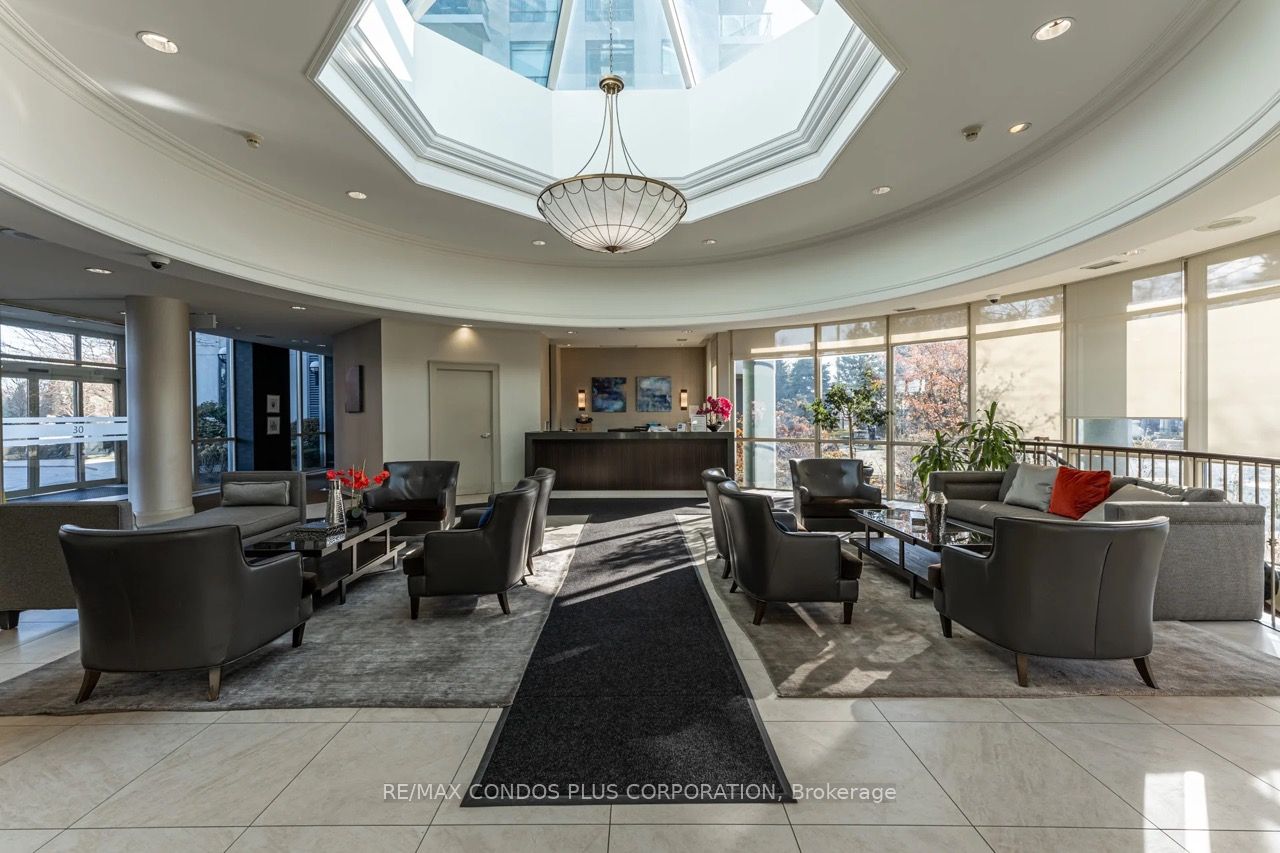 28 Harrison Garden Blvd, #1501