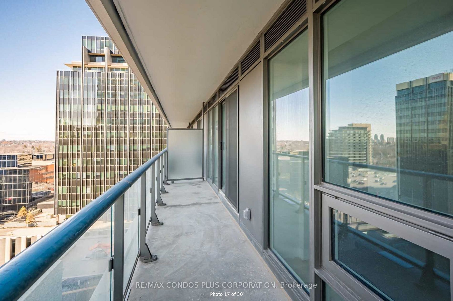 2221 Yonge St, #2006