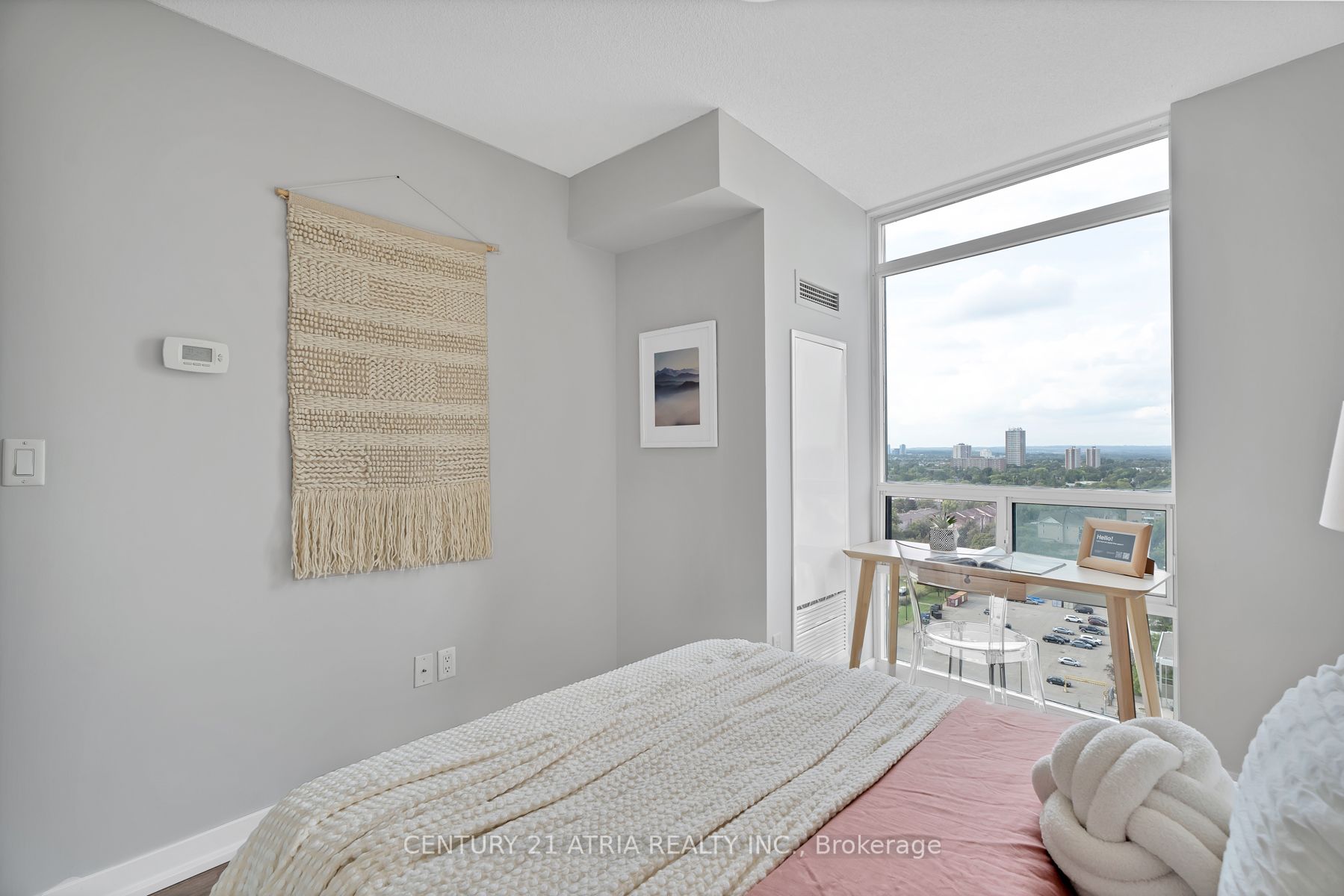 5740 Yonge St, #1706