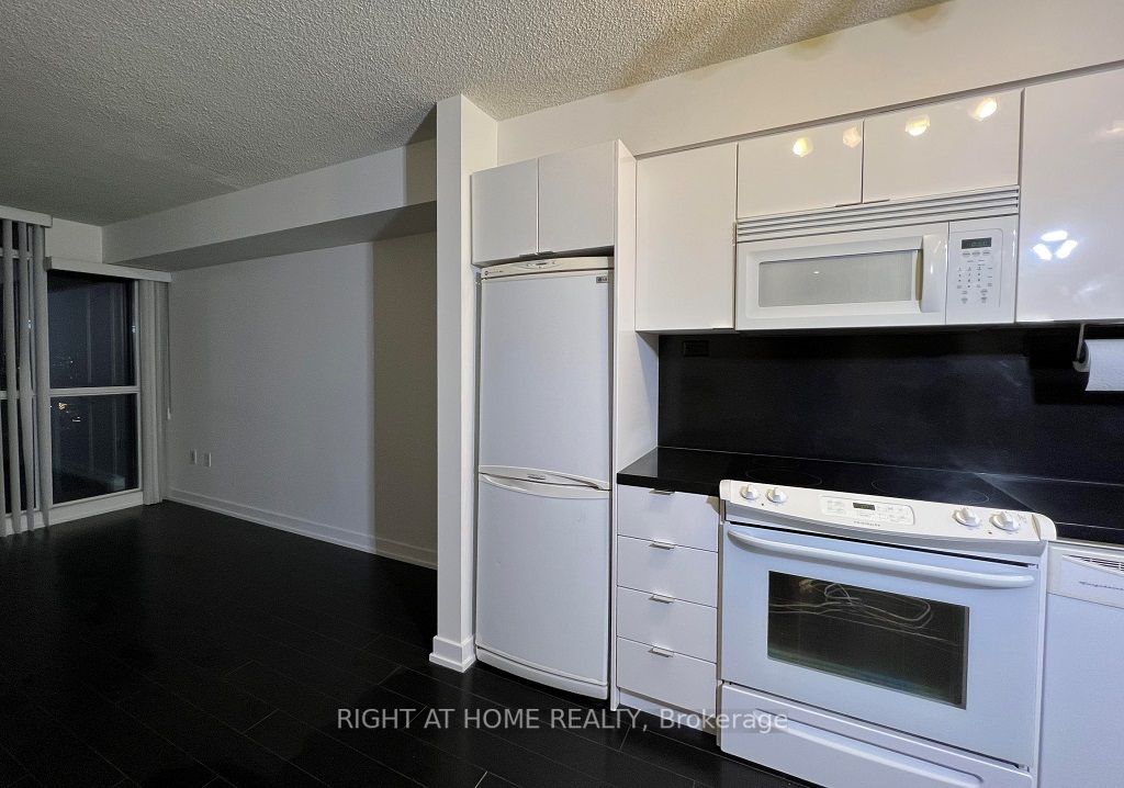 15 Iceboat Terrace, #1611