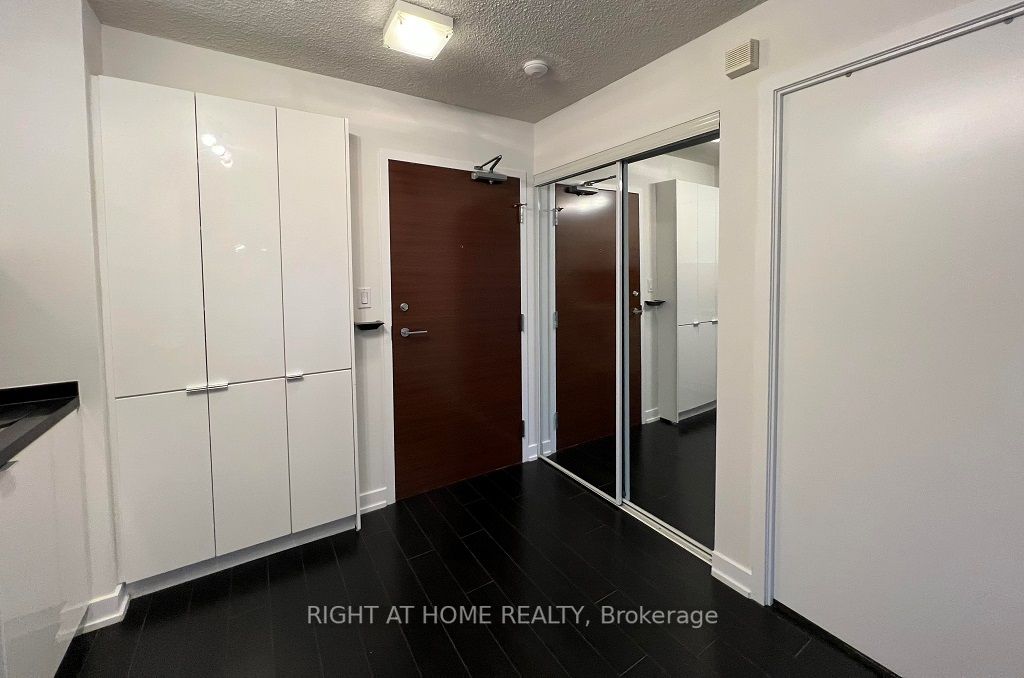 15 Iceboat Terrace, #1611