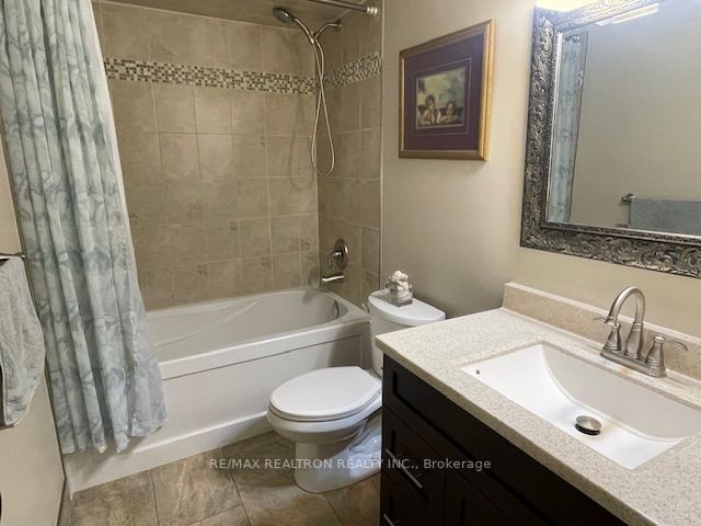 10 Tangreen Crt, #407