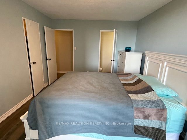 10 Tangreen Crt, #407