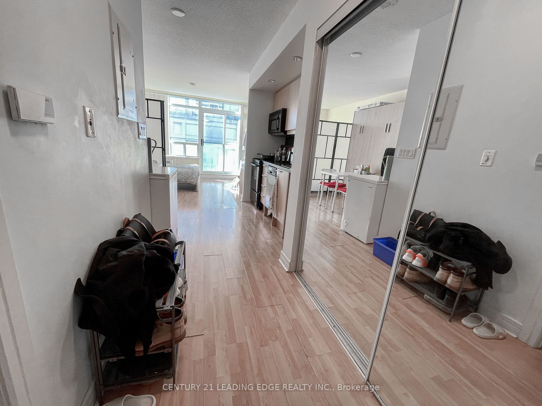 19 Avondale Ave, #Uph03