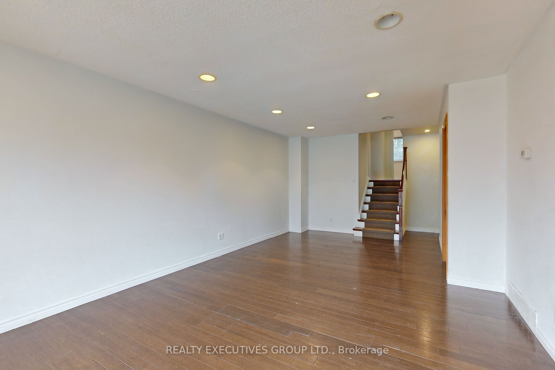 6 Fortrose Cres
