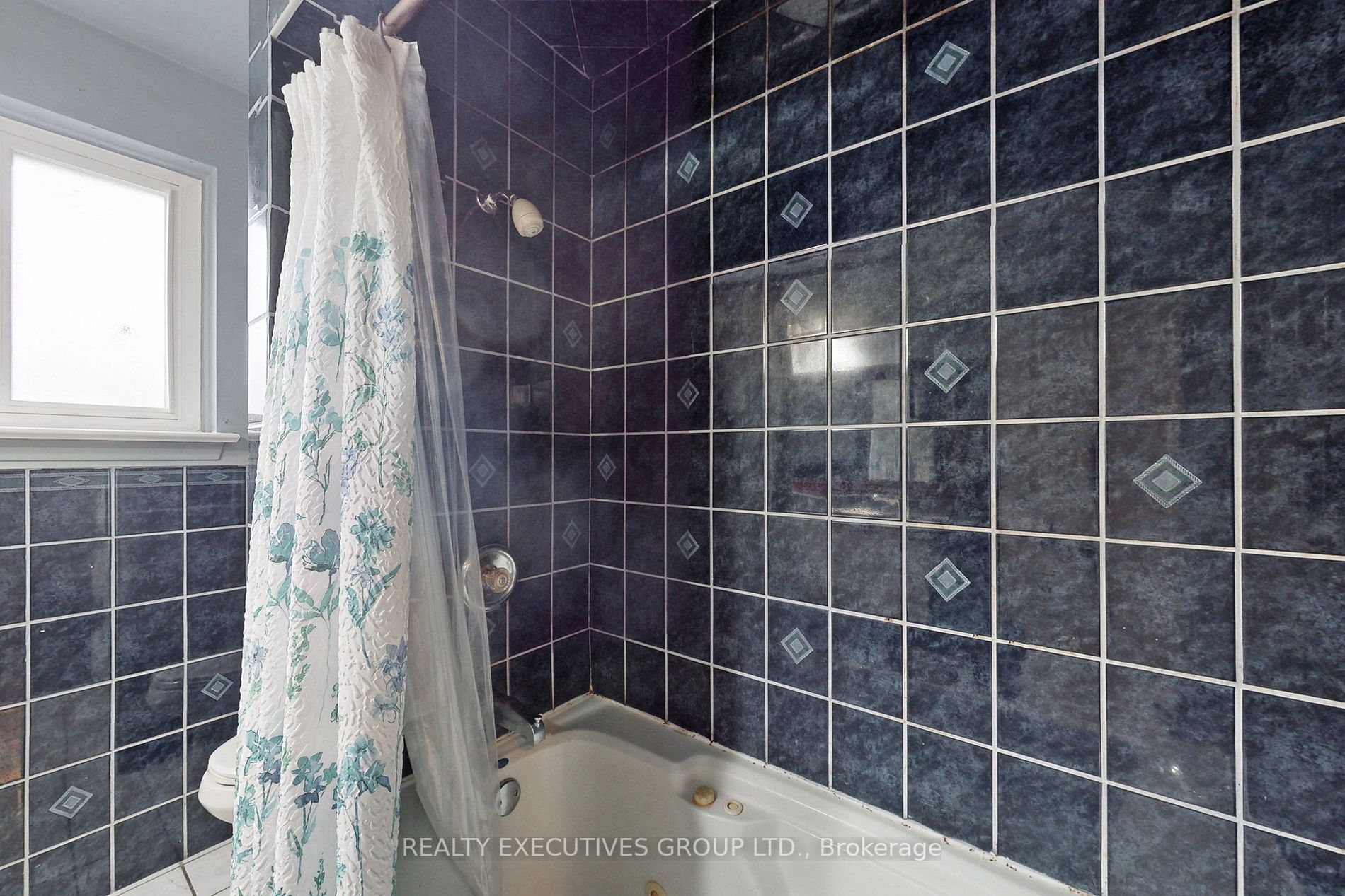 6 Fortrose Cres