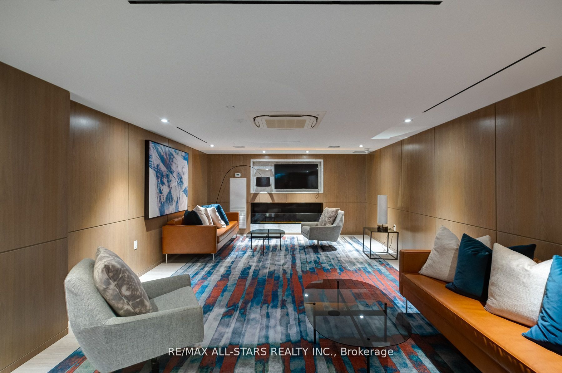 585 Bloor St E, #4418