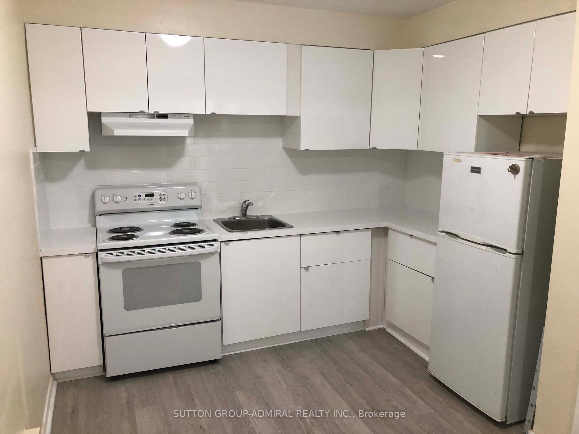 2839 Bathurst St