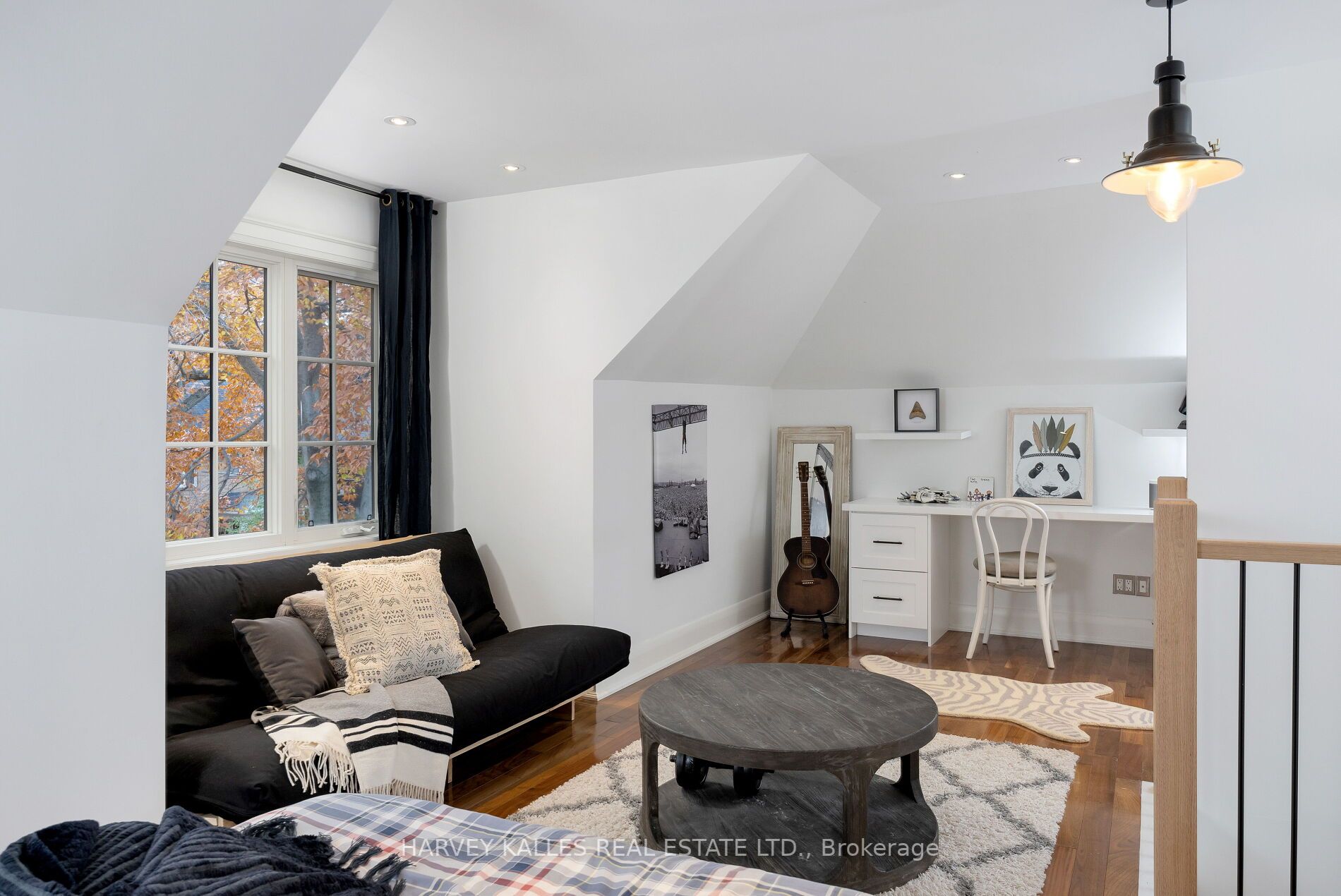 87 Hudson Dr