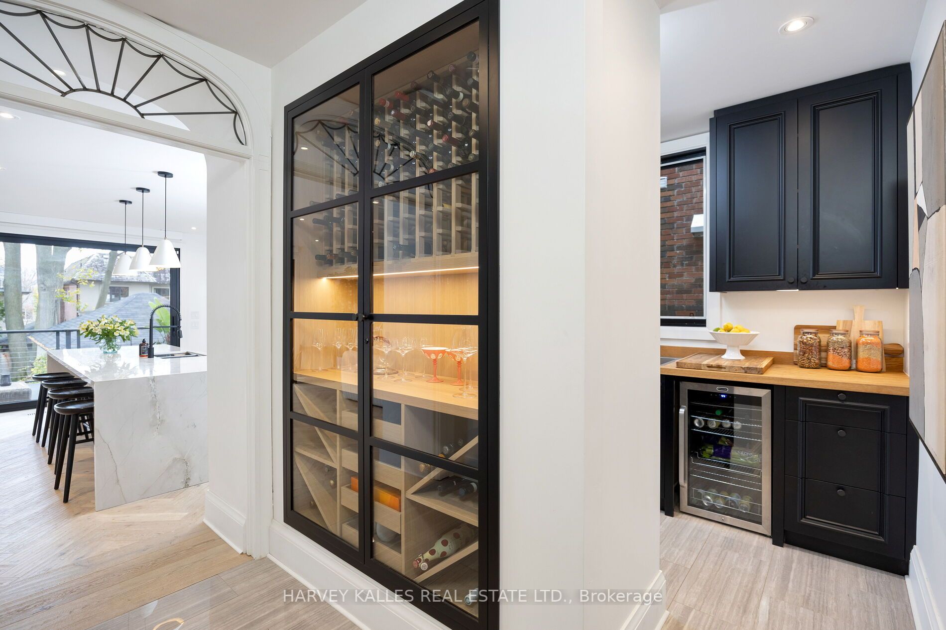 87 Hudson Dr