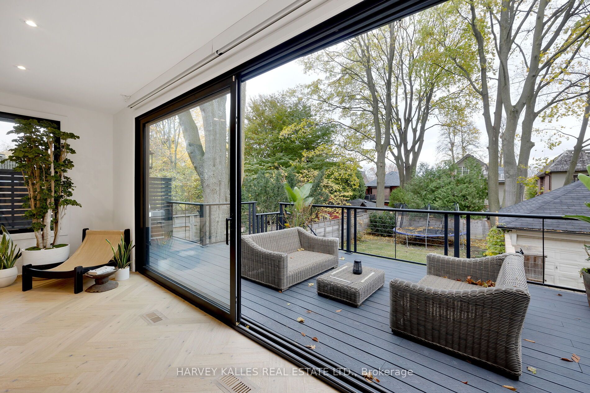 87 Hudson Dr