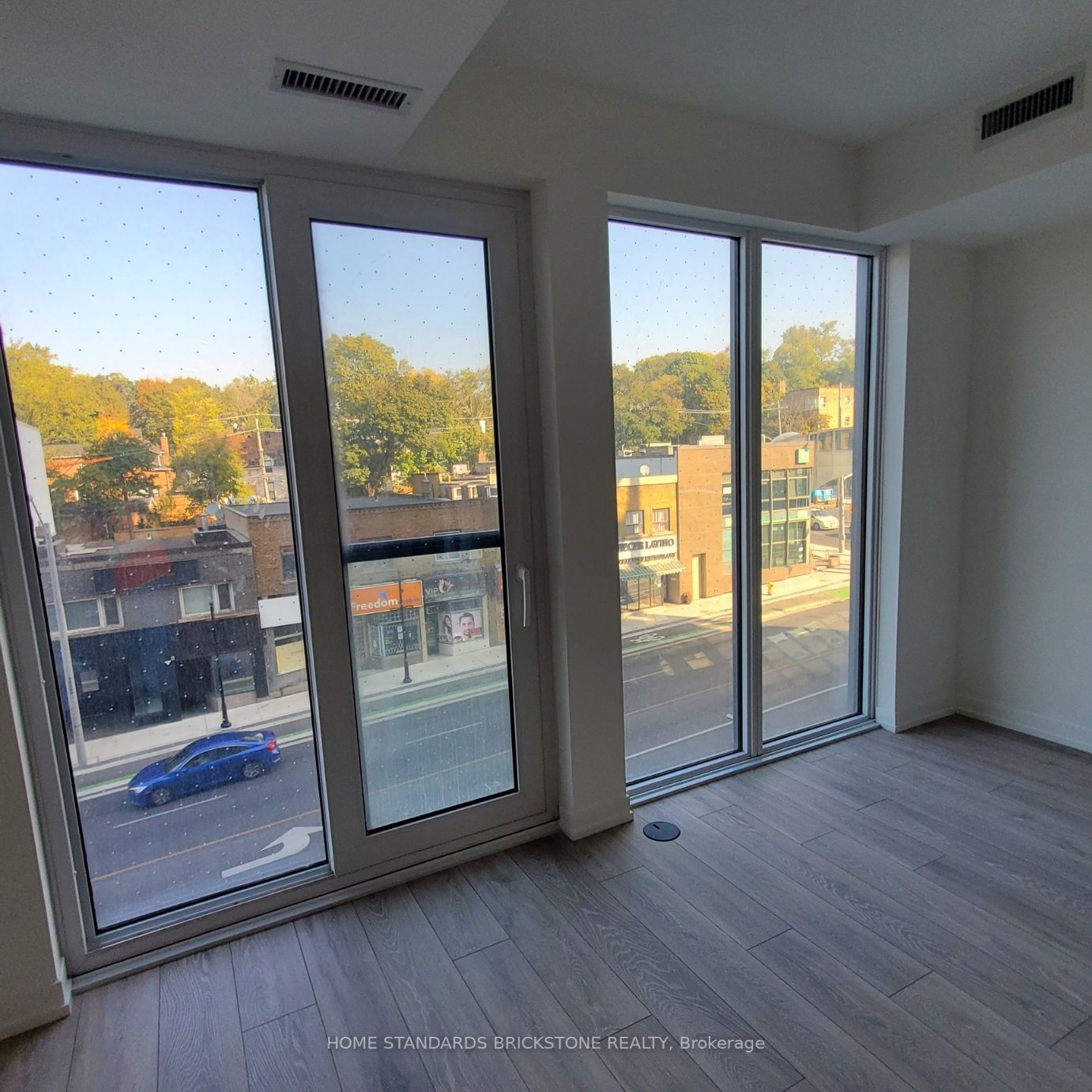 2020 Bathurst St W, #325