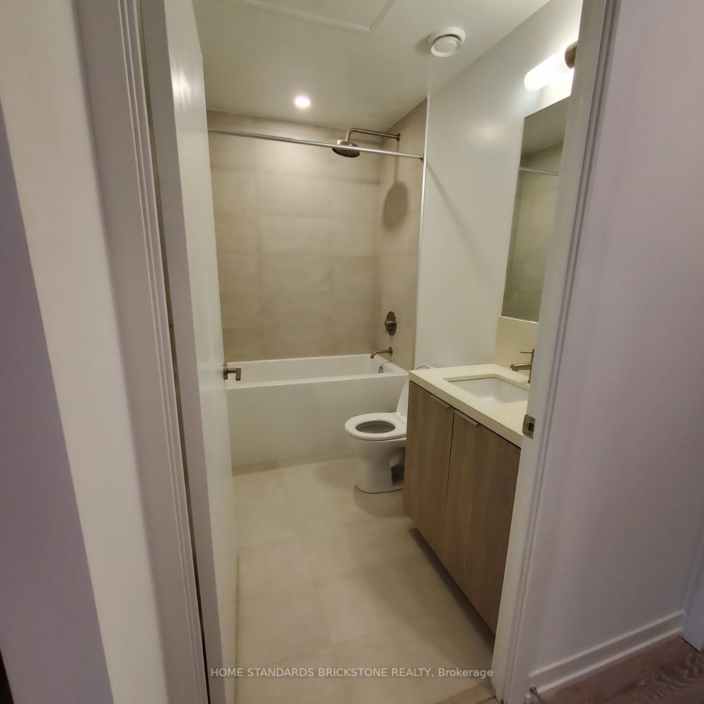 2020 Bathurst St W, #325