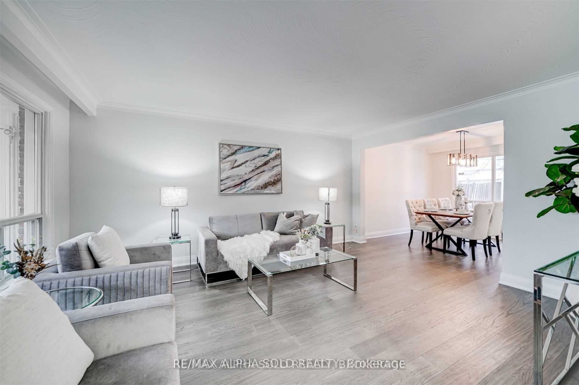 50 Bickerton Cres