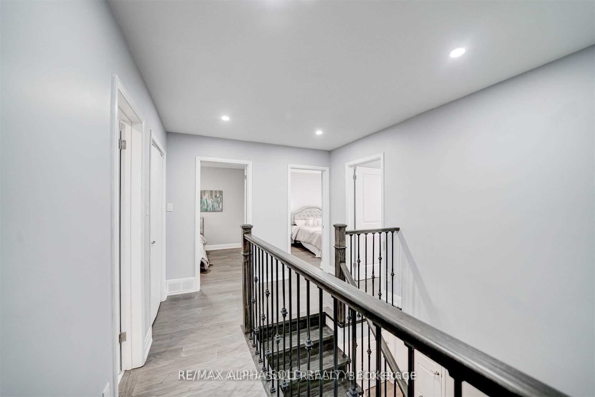 50 Bickerton Cres