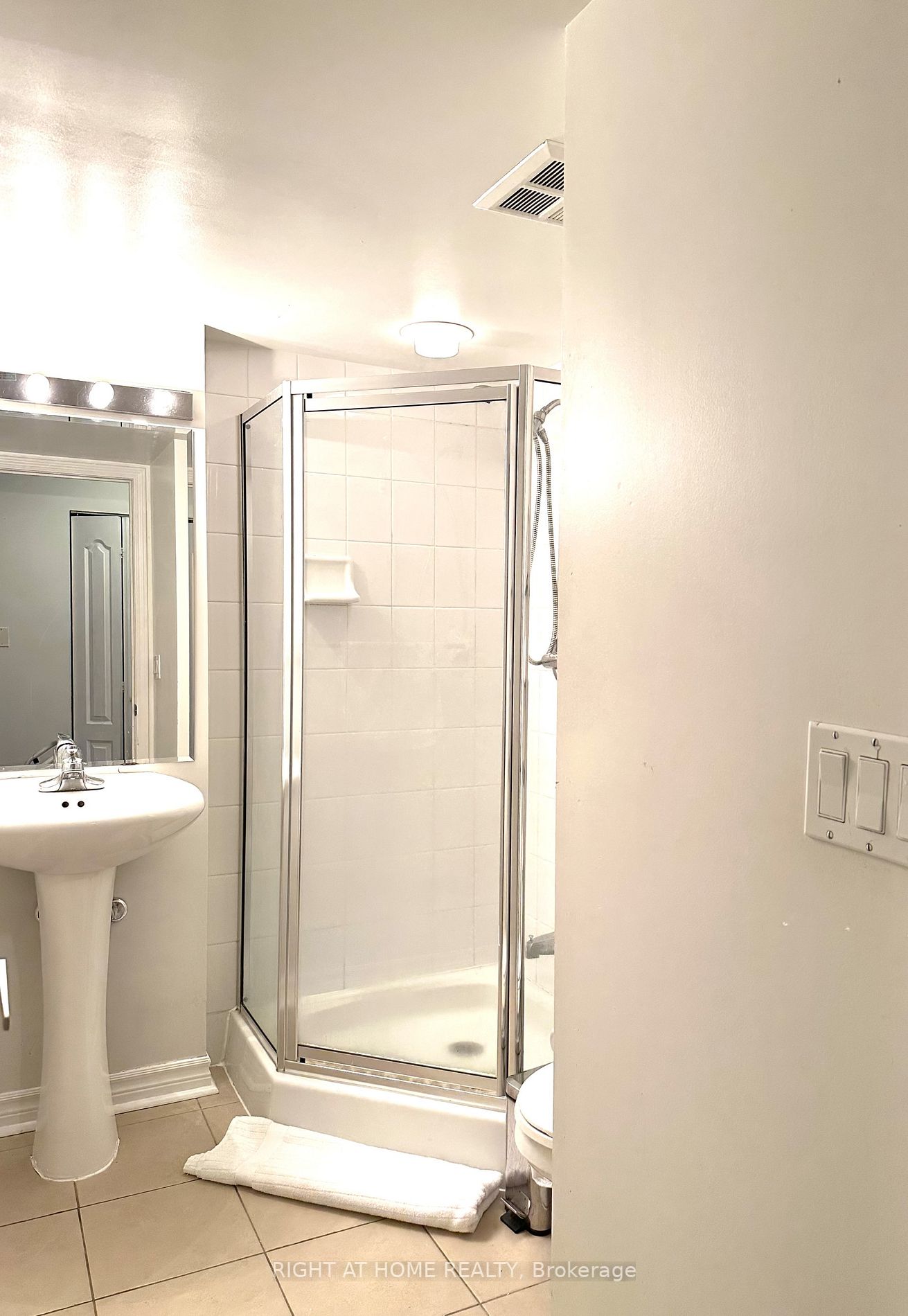 17 Barberry Pl, #2211