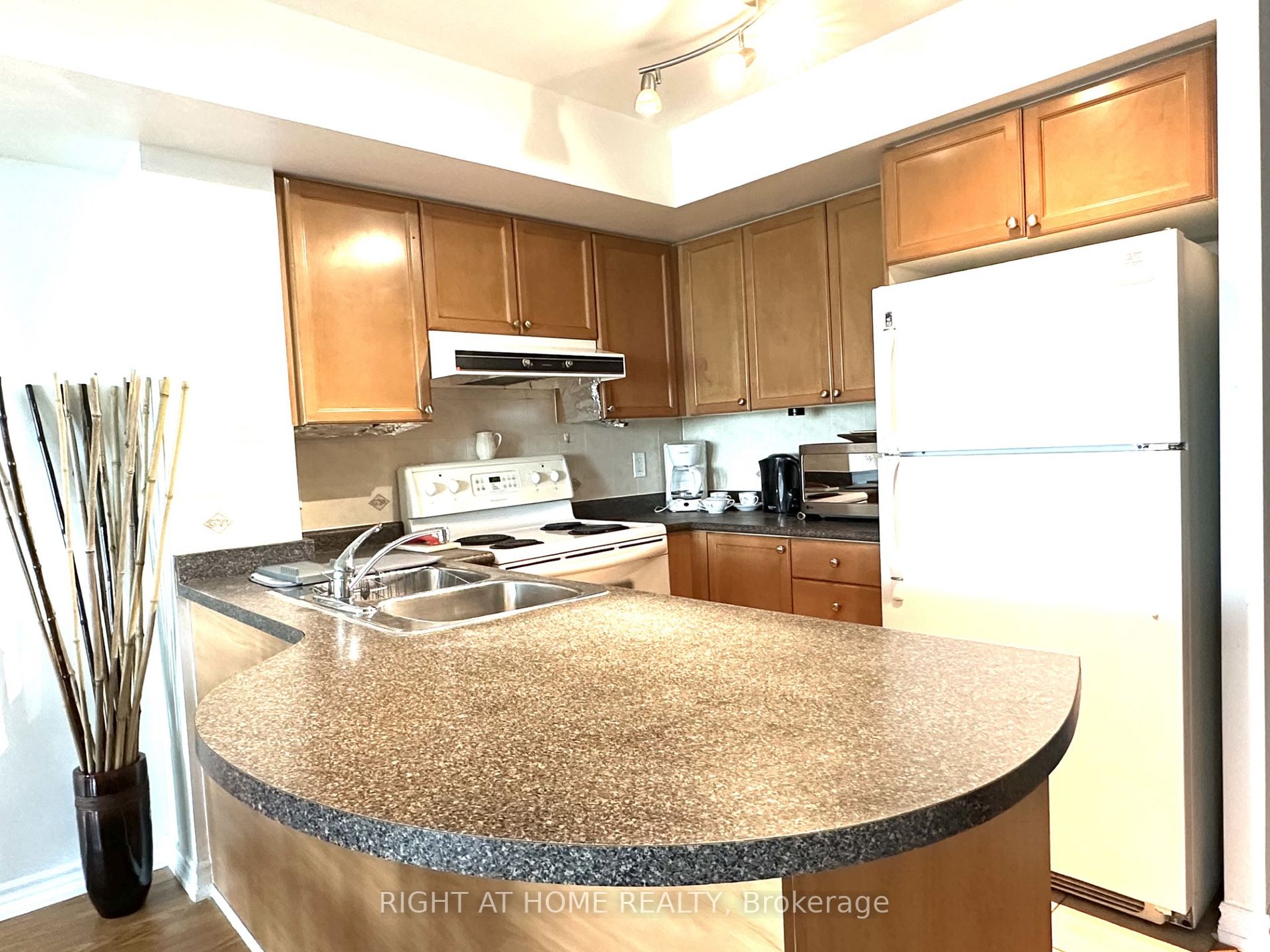 17 Barberry Pl, #2211