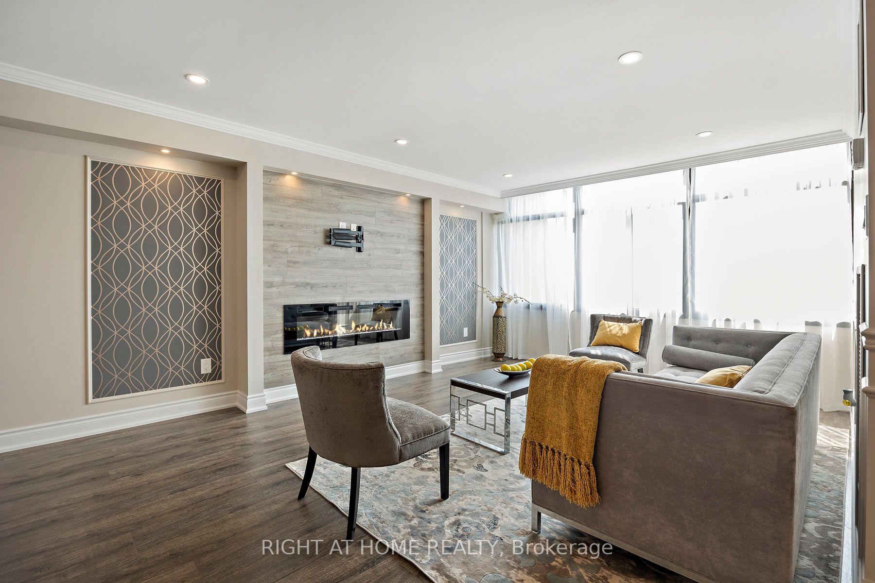 1555 Finch Ave E, #1605