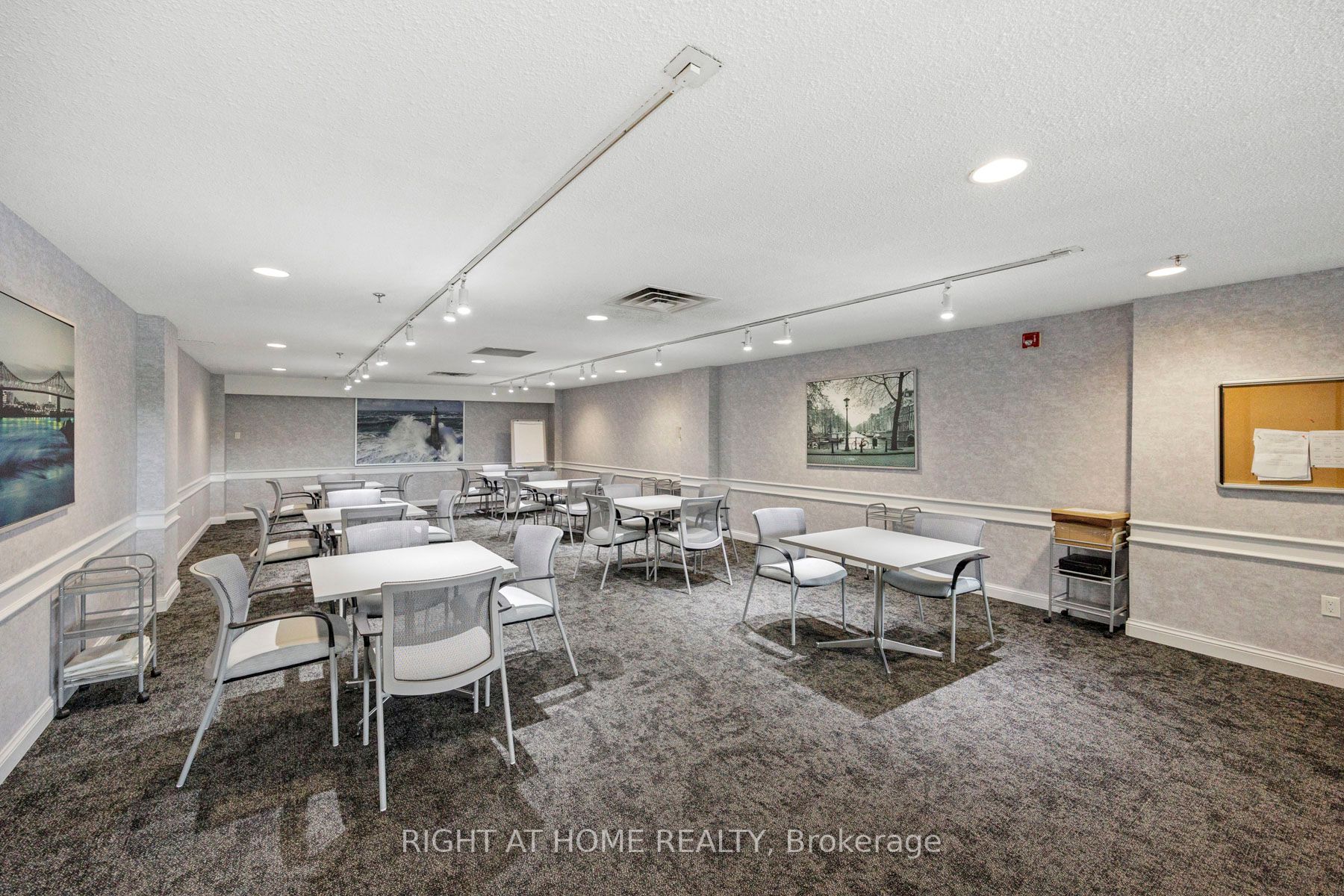 1555 Finch Ave E, #1605