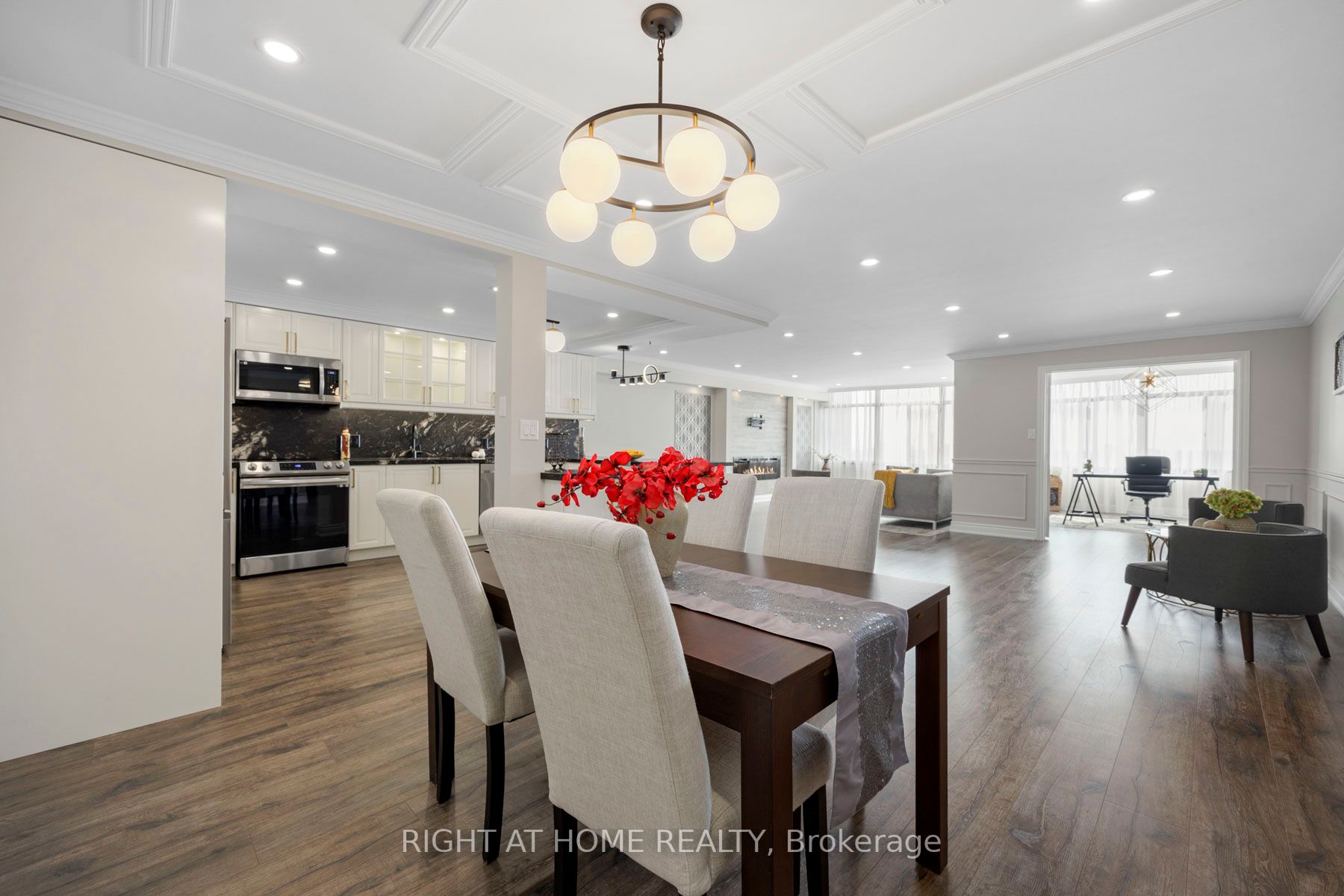 1555 Finch Ave E, #1605