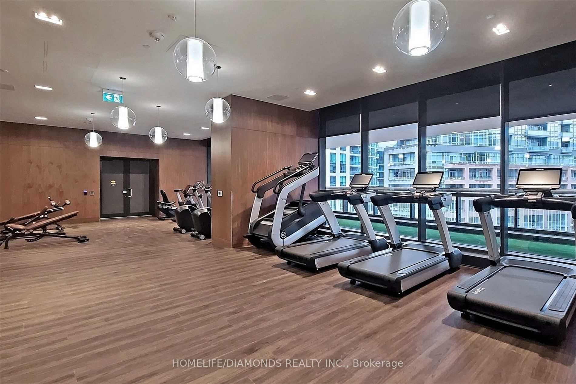 19 Bathurst St, #816