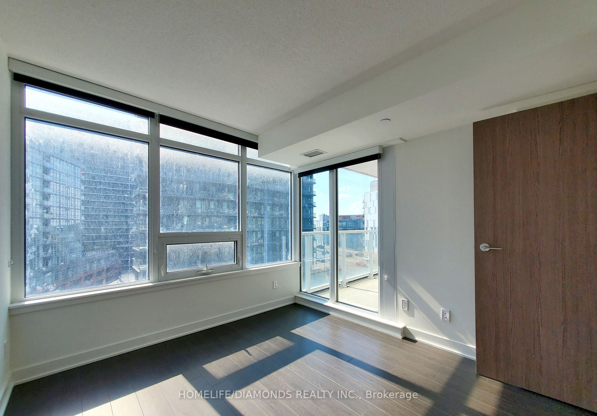 19 Bathurst St, #816