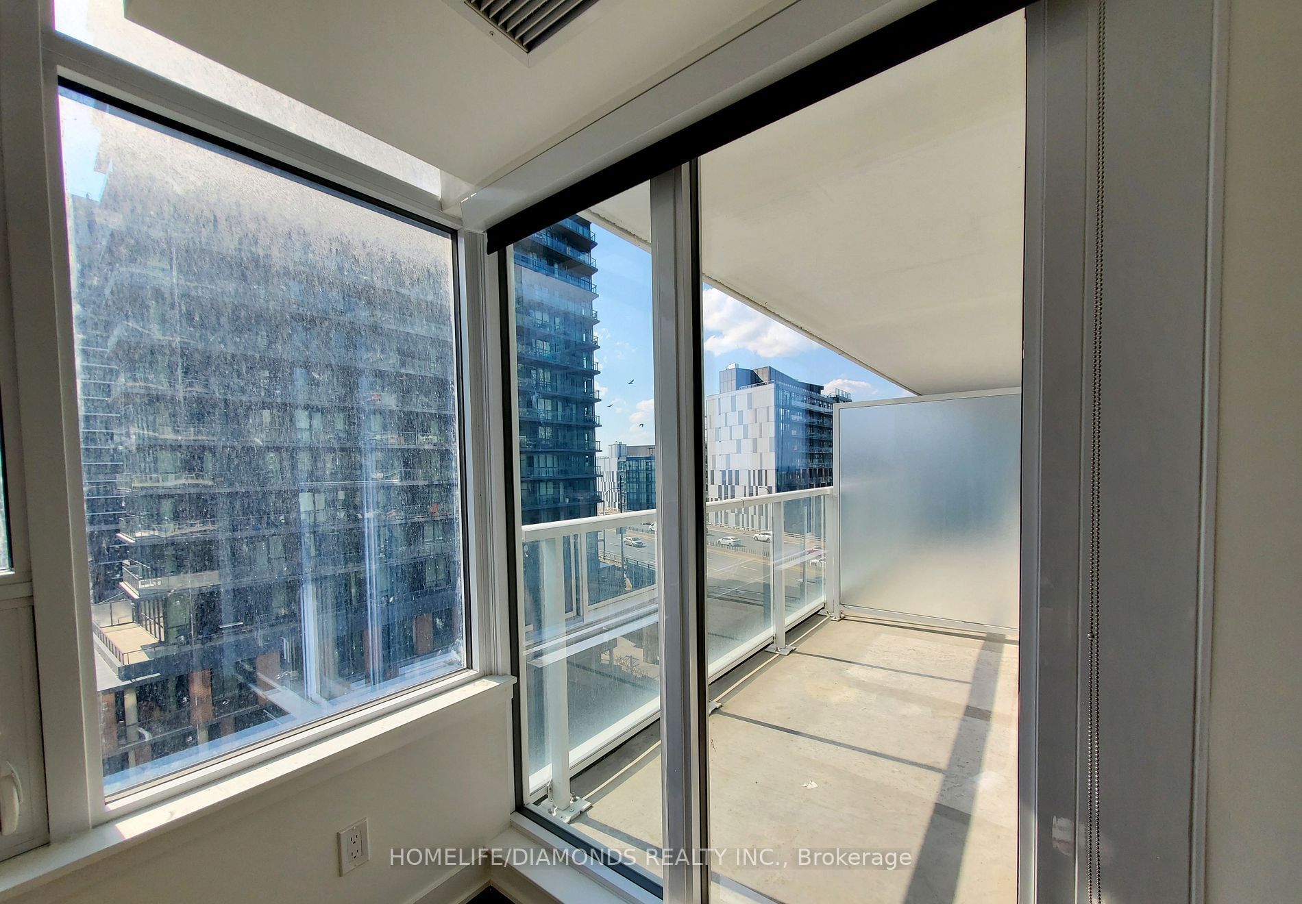 19 Bathurst St, #816