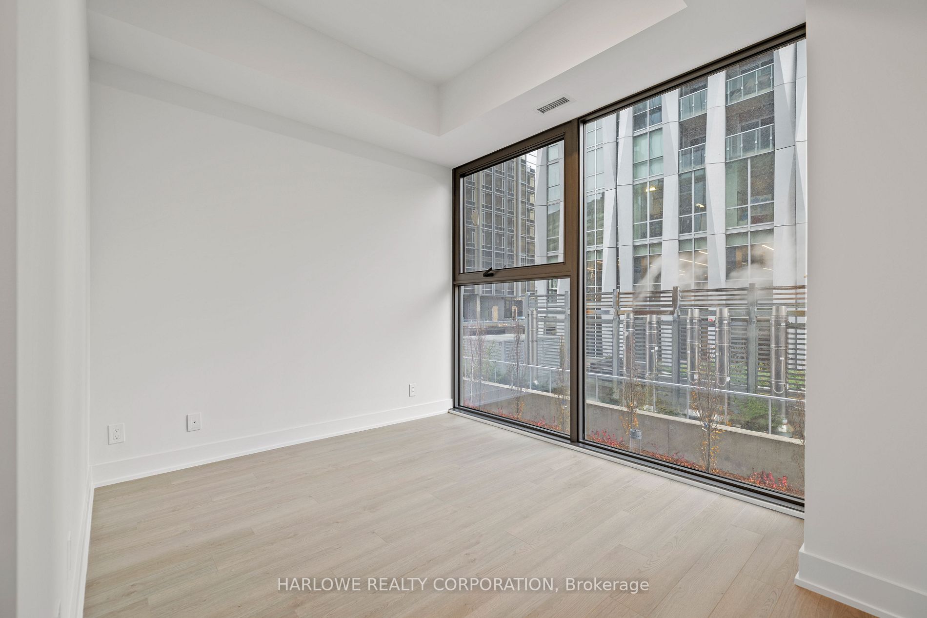 8 Cumberland St, #506