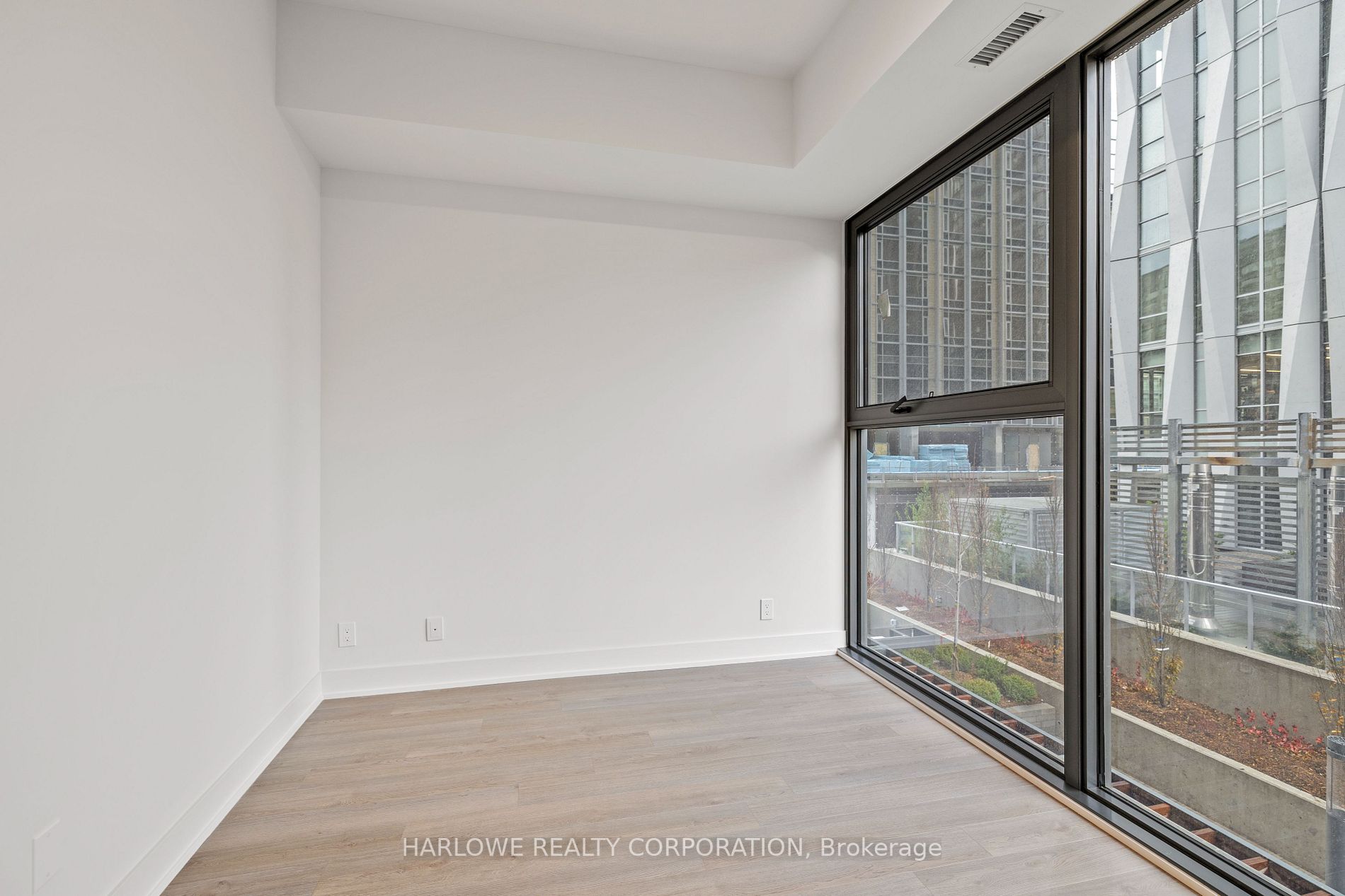 8 Cumberland St, #506