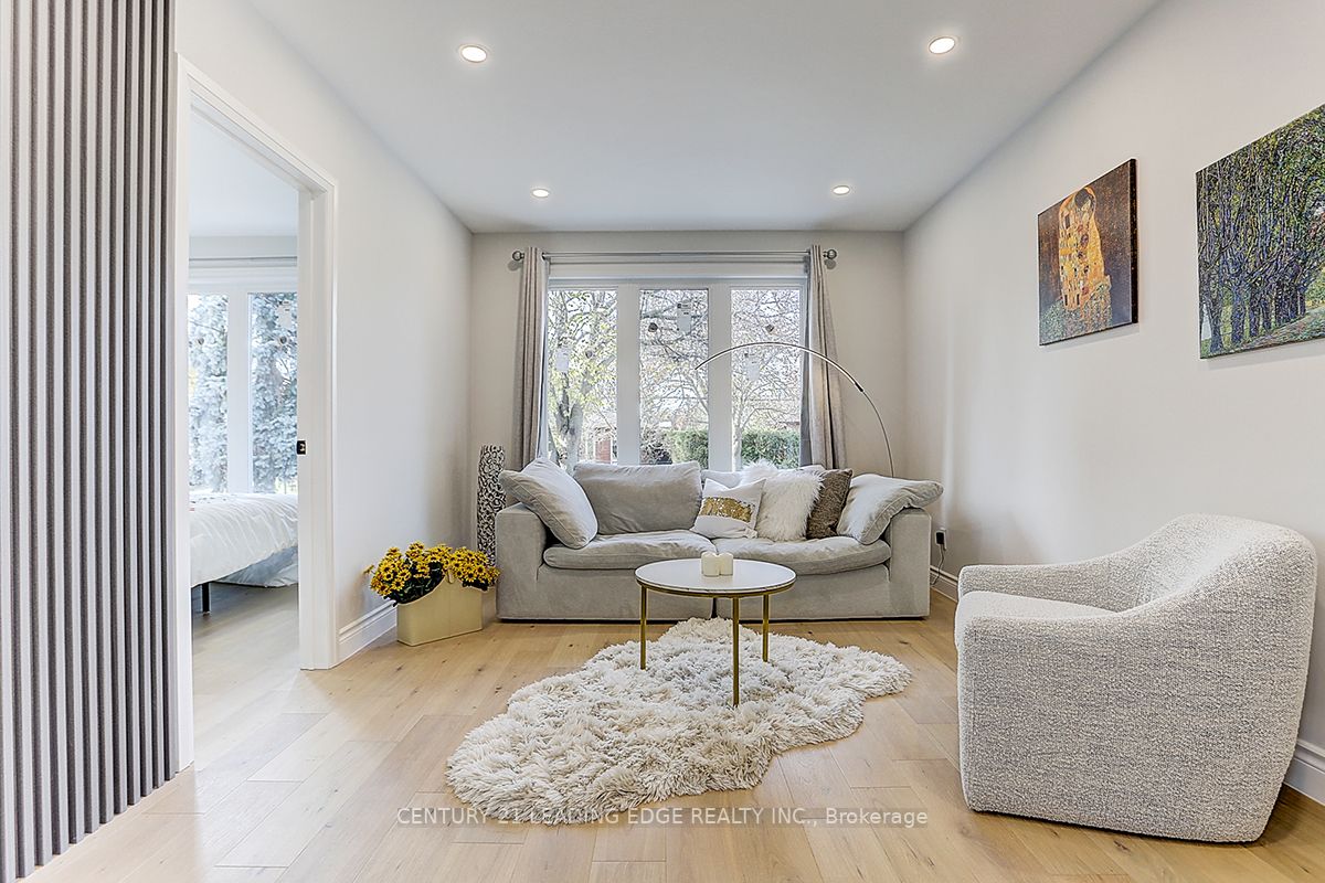 54 Camwood Cres