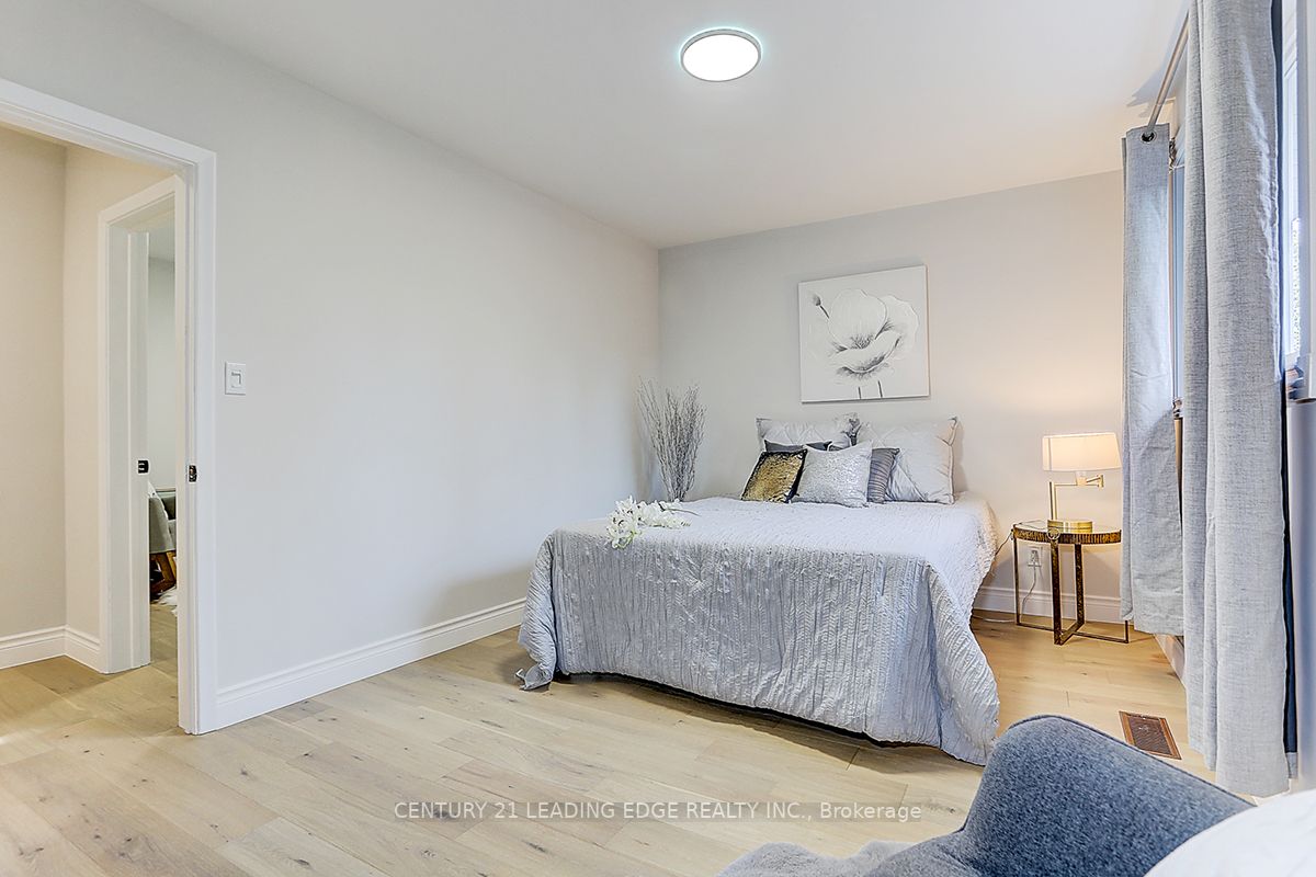 54 Camwood Cres