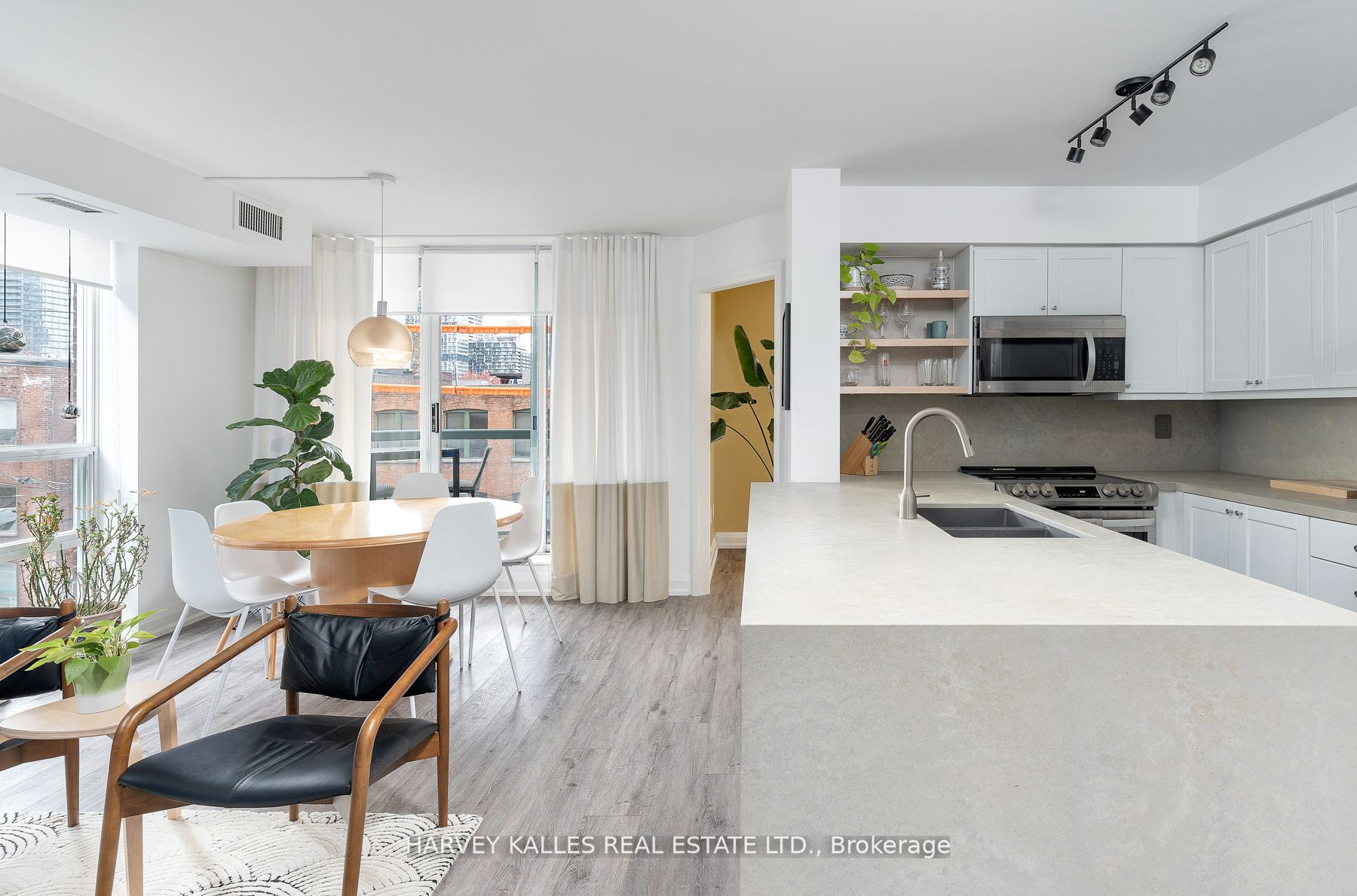 311 Richmond St E, #403