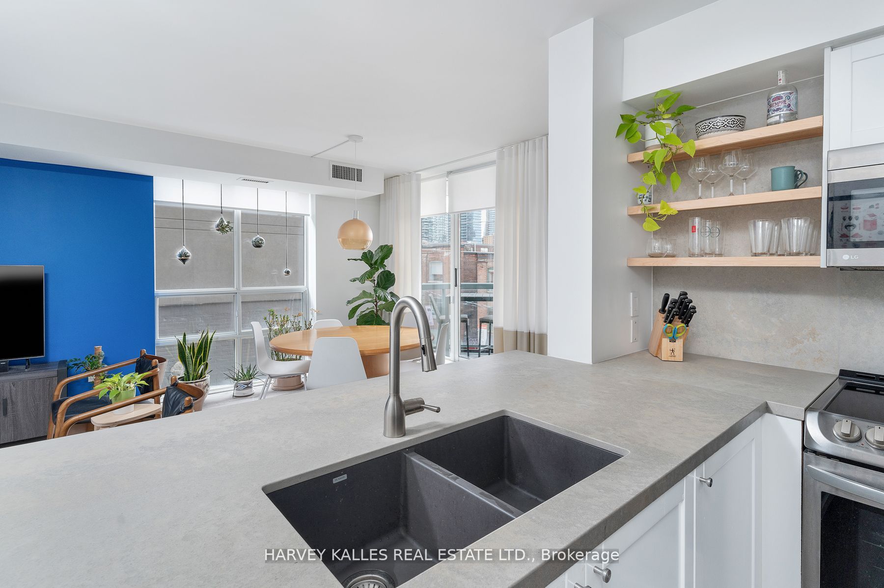 311 Richmond St E, #403