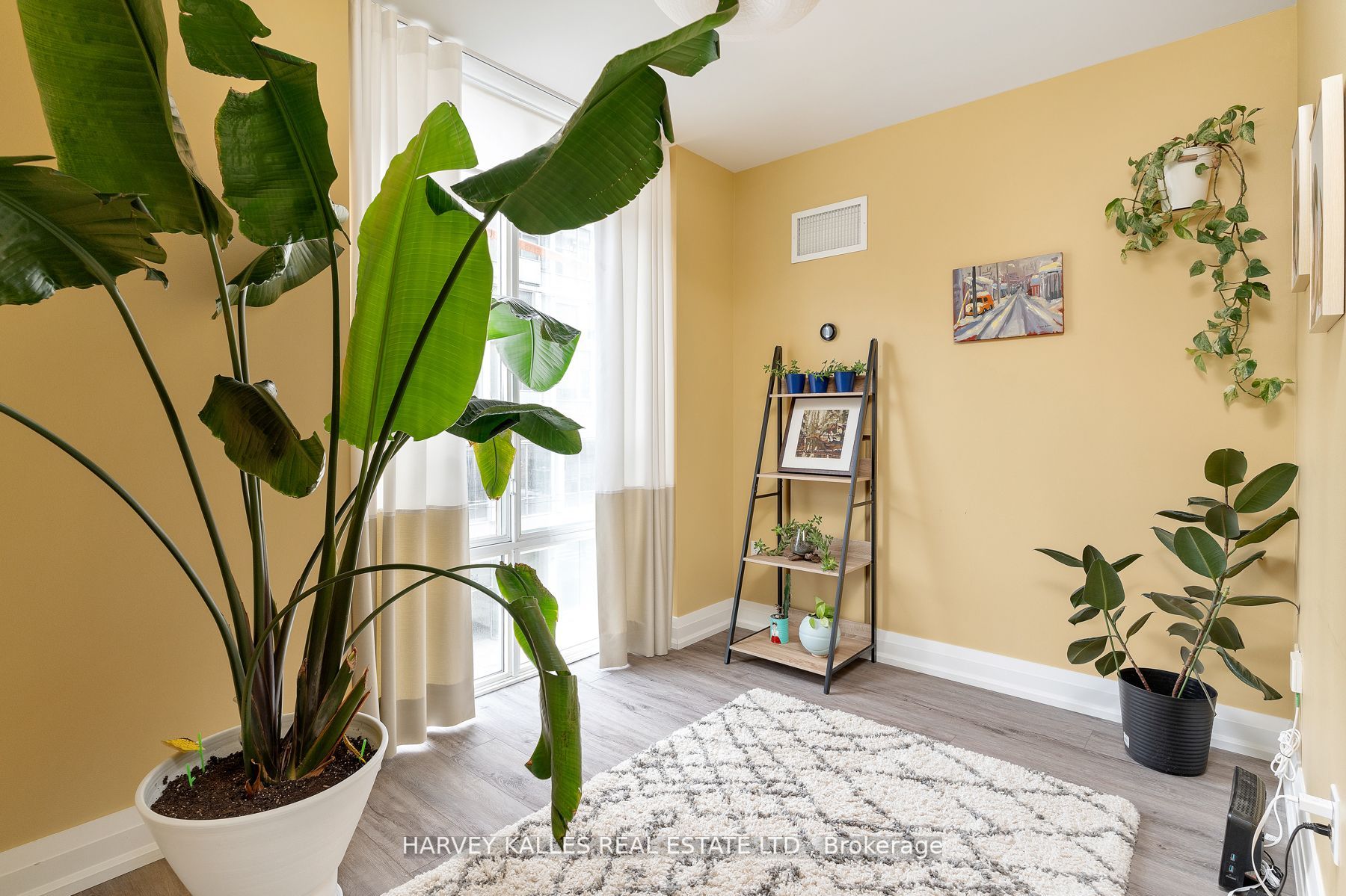 311 Richmond St E, #403