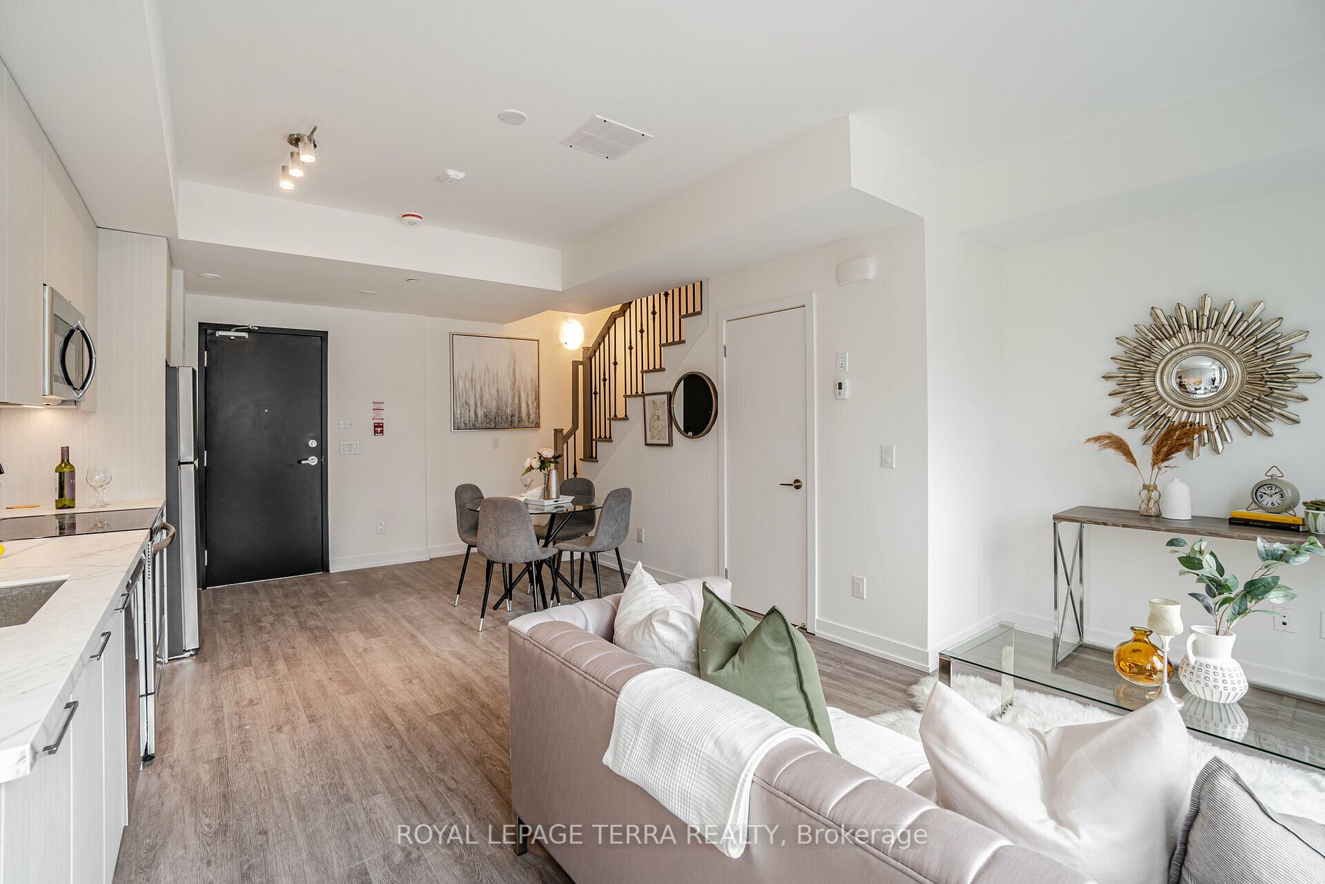 871 Sheppard Ave W, #28