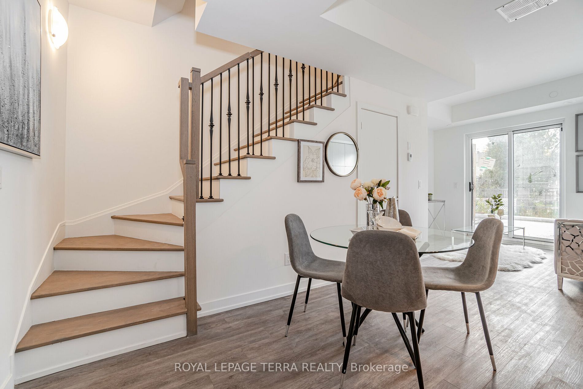 871 Sheppard Ave W, #28