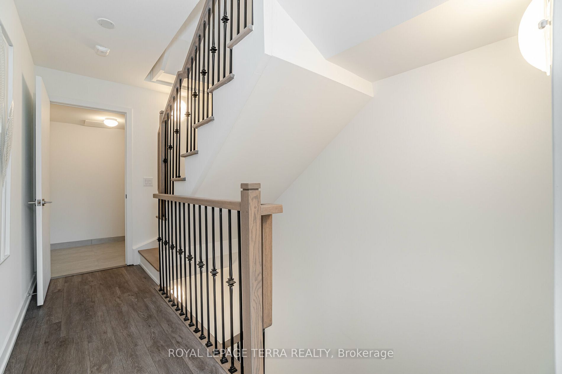 871 Sheppard Ave W, #28