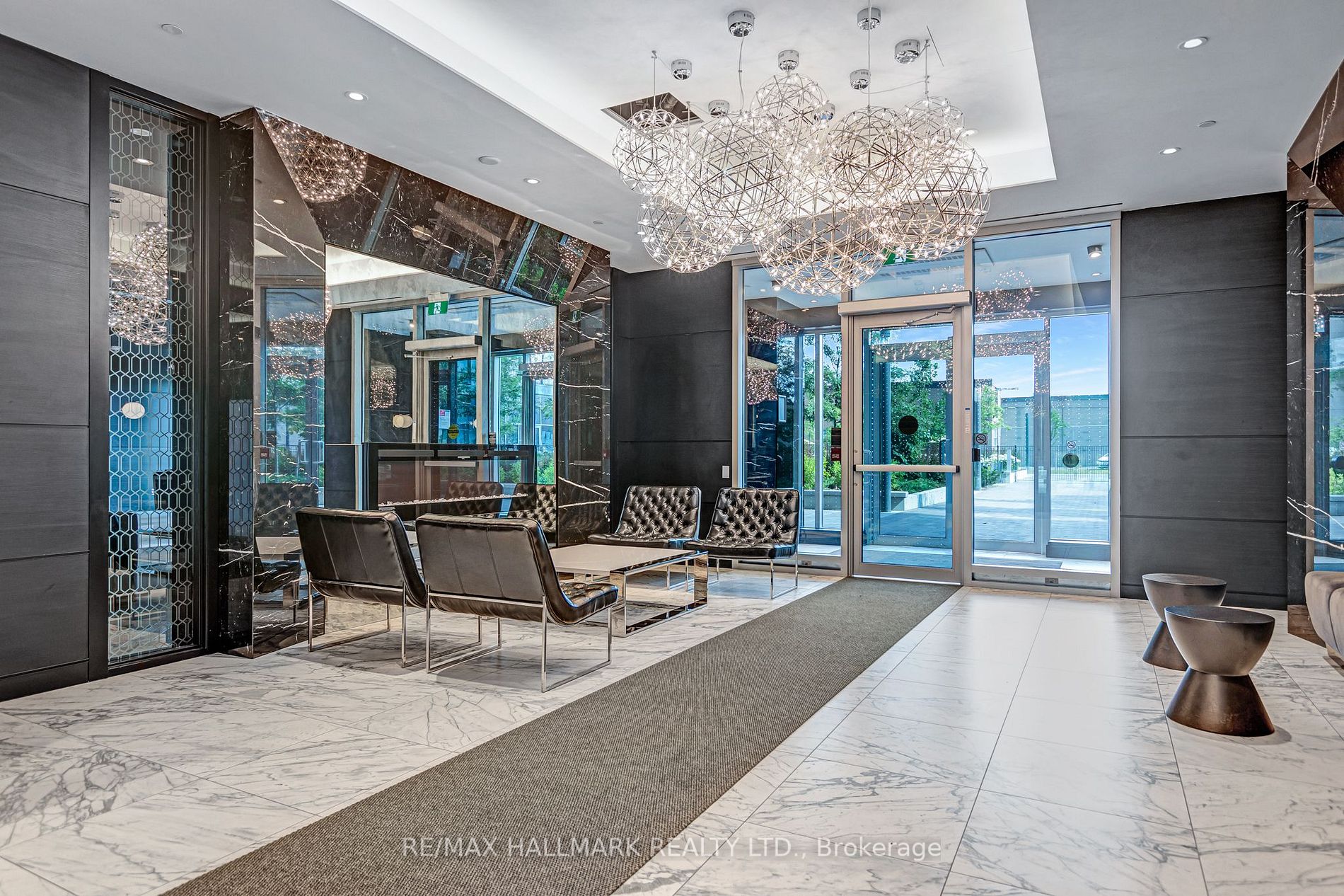 31 Tippett Rd, #1305