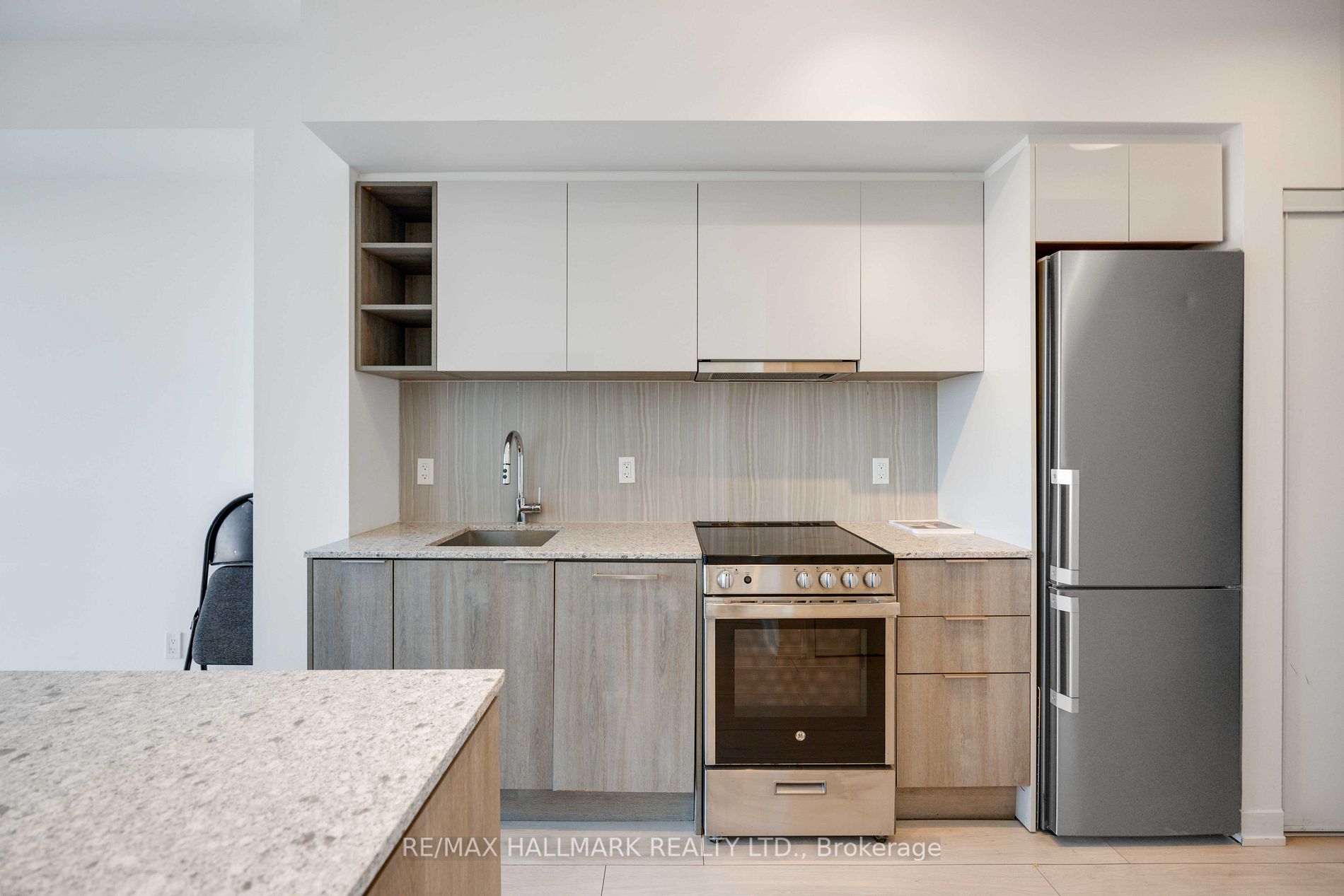 31 Tippett Rd, #1305