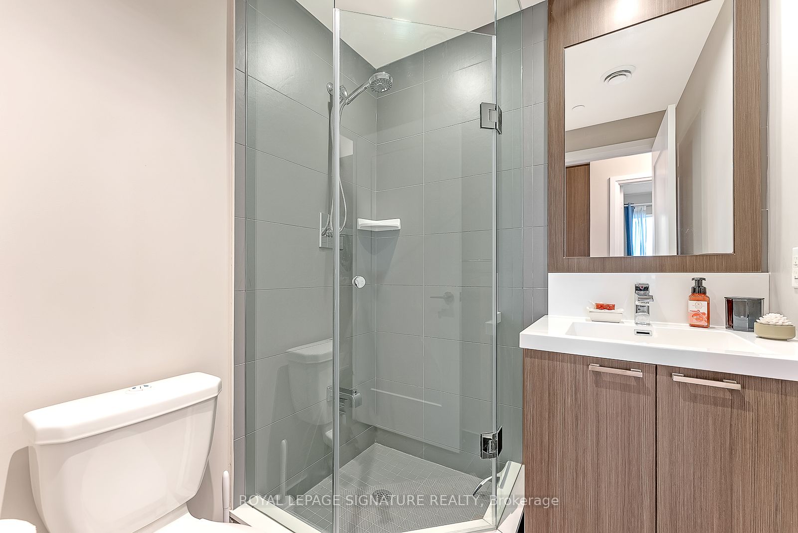 120 Harrison Garden Blvd, #1530