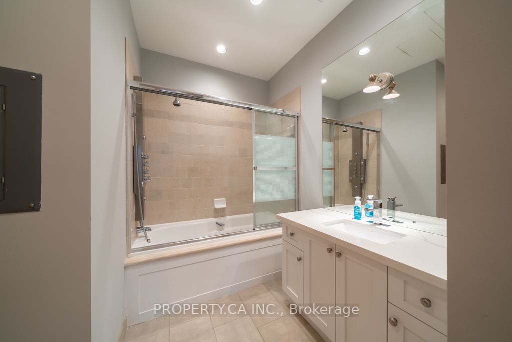 180 Frederick St, #403