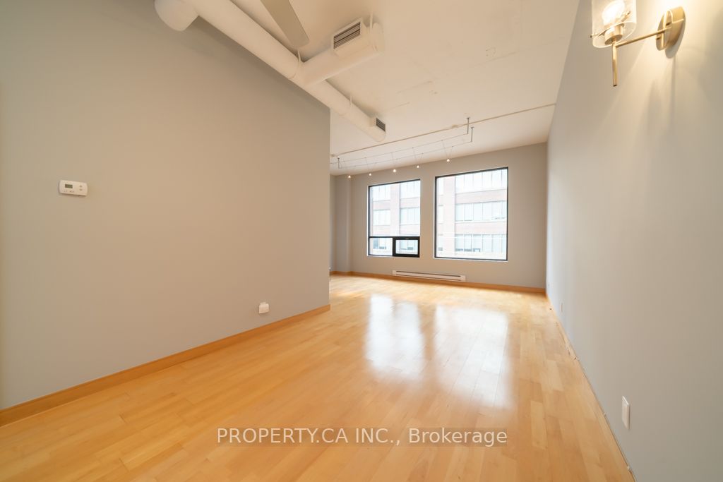 180 Frederick St, #403