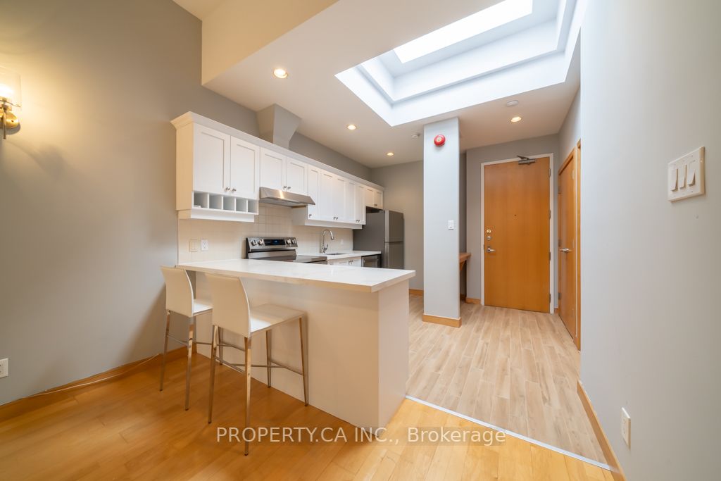 180 Frederick St, #403