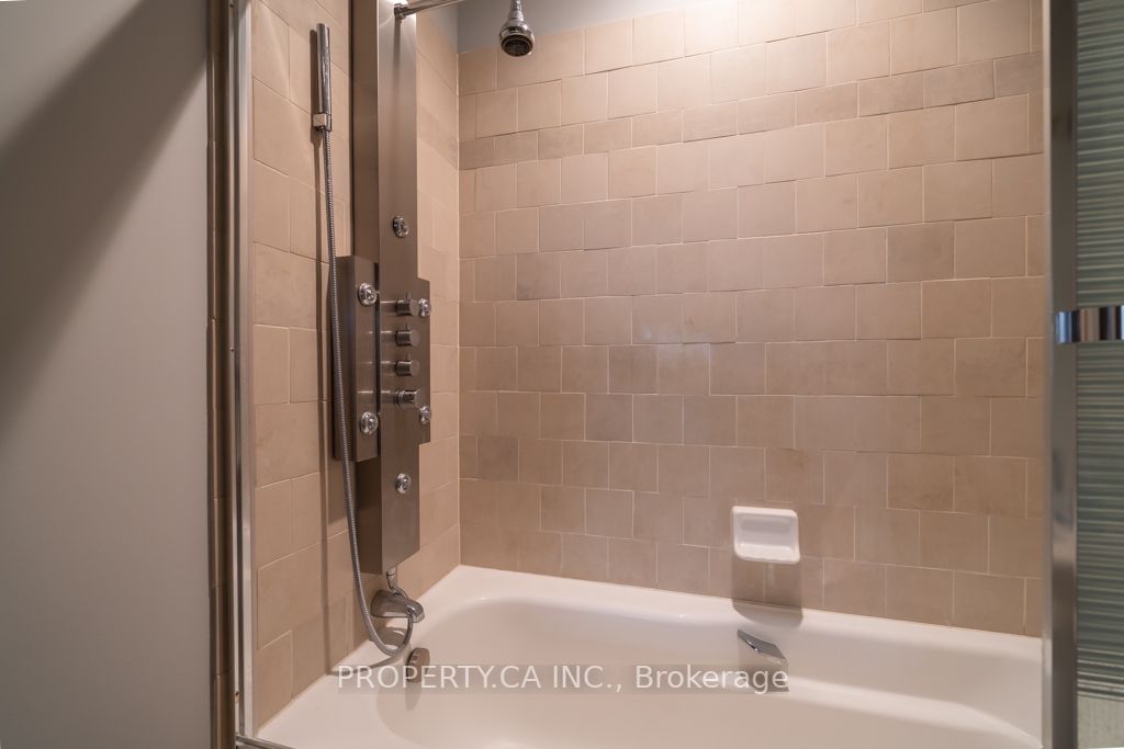 180 Frederick St, #403